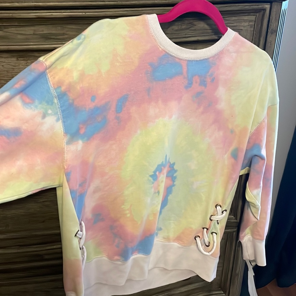 long sleeve tie dye pastel
